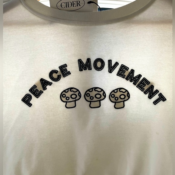 CIDER “Peace Movement” Cropped Sweater - Picture 3 of 3